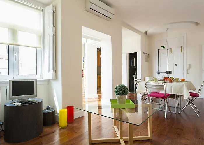 Joivy Spacious And Bright 1-bed Flat With Views In Lapa شقة *