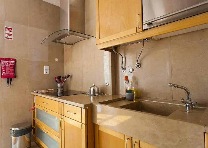 شقة Joivy Spacious And Bright 1-bed Flat With Views In Lapa *