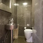 Joivy Spacious And Bright 1-bed Flat With Views In Lapa