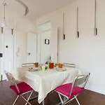 Joivy Spacious And Bright 1-bed Flat With Views In Lapa Apartamento Lisboa